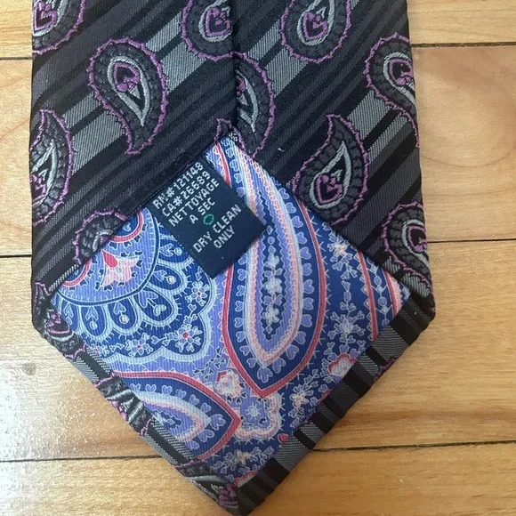 Ted Baker 100% Silk made in USA tie, grey purple paisley all over print - Picture 2 of 7